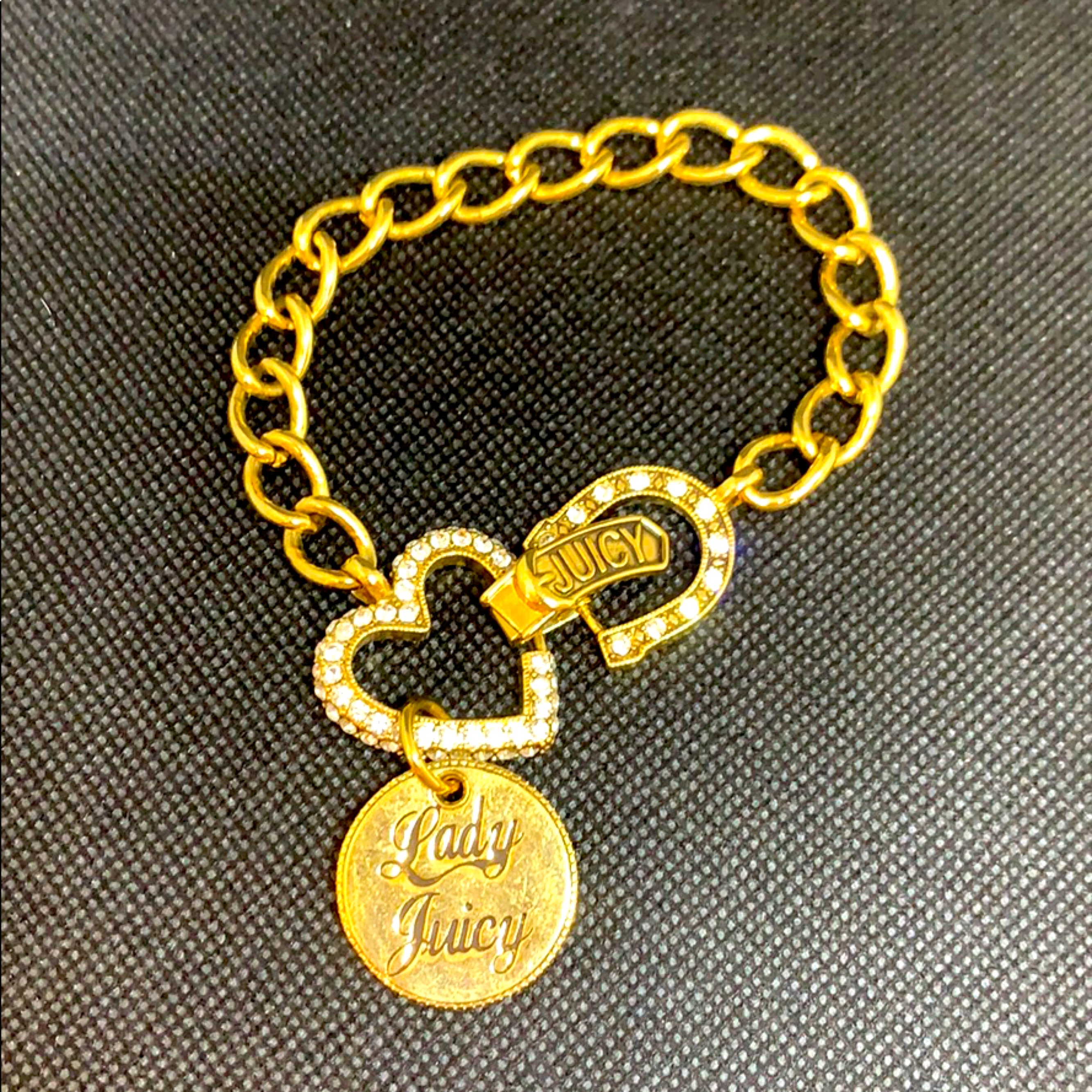 Juicy Couture Lady Juicy Charm Bracelet 25$